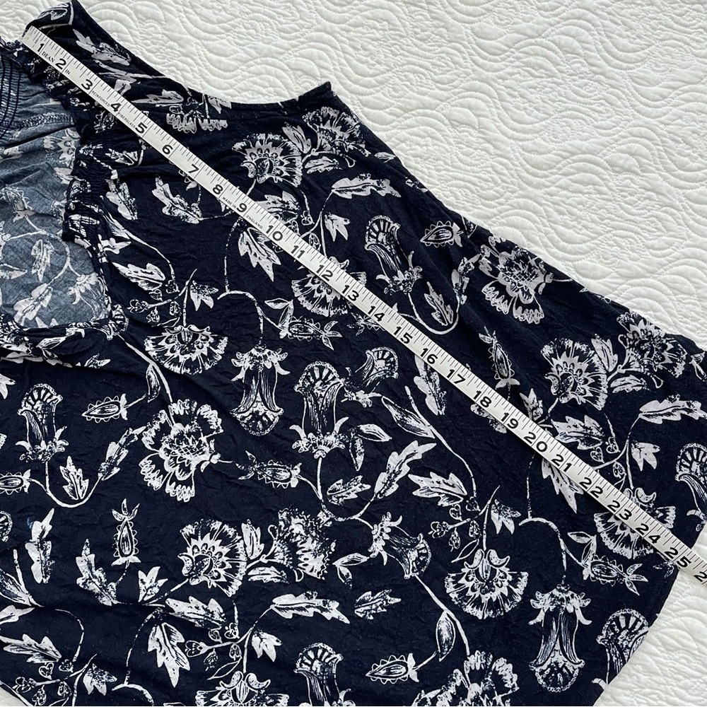 3/$21 | Daisy Fuentes Floral Sleeveless Top Size L - Picture 6 of 9